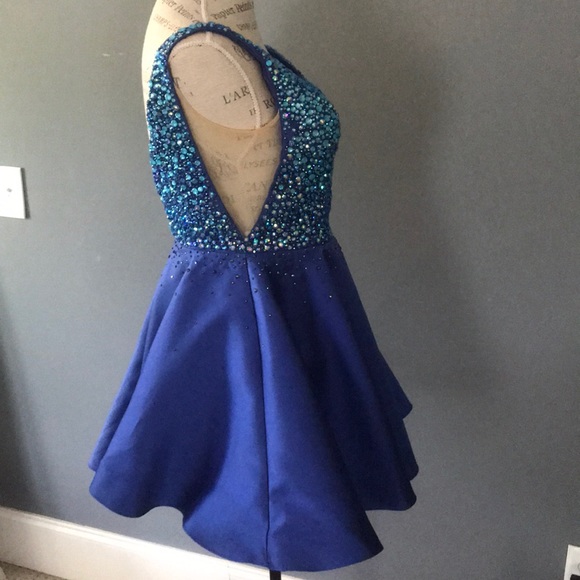 Formal Dress - Picture 3 of 5